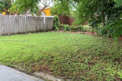 Townhouse in Lauderhill, Florida 2 bedrooms, 163.23 sq.m. № 1370331 - photo 11