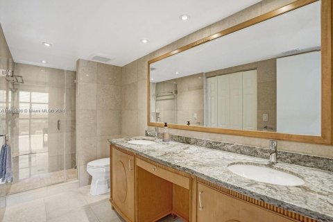 Condominio en alquiler en Coral Gables, Florida, 2 dormitorios, 104.89 m2 № 1370333 - foto 16