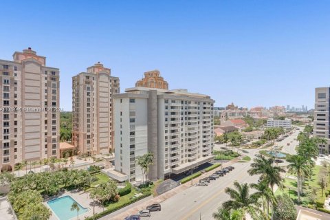 Condominio en alquiler en Coral Gables, Florida, 2 dormitorios, 104.89 m2 № 1370333 - foto 3