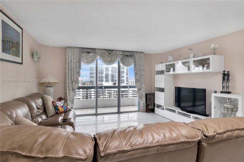 Condo in Aventura, Florida, 2 bedrooms  № 1370334 - photo 20