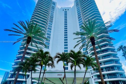 Condominio en venta en Aventura, Florida, 2 dormitorios, 126.81 m2 № 1370334 - foto 1