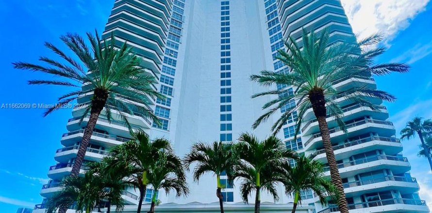 Condominio en Aventura, Florida, 2 dormitorios  № 1370334