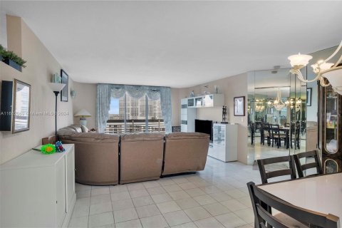 Copropriété à vendre à Aventura, Floride: 2 chambres, 126.81 m2 № 1370334 - photo 18