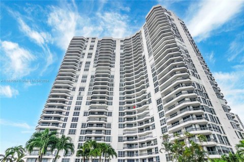 Copropriété à vendre à Aventura, Floride: 2 chambres, 126.81 m2 № 1370334 - photo 6