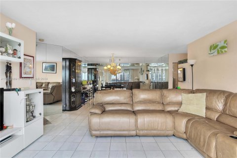 Copropriété à vendre à Aventura, Floride: 2 chambres, 126.81 m2 № 1370334 - photo 22