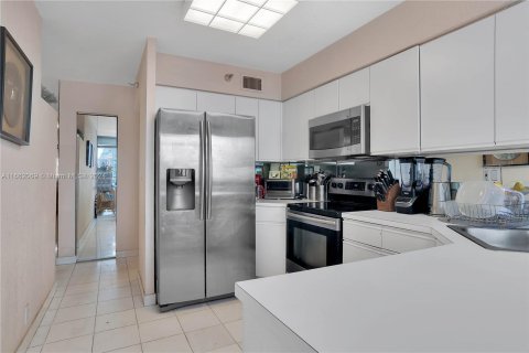 Copropriété à vendre à Aventura, Floride: 2 chambres, 126.81 m2 № 1370334 - photo 28