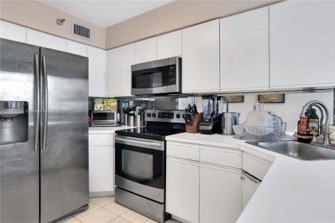 Copropriété à vendre à Aventura, Floride: 2 chambres, 126.81 m2 № 1370334 - photo 30