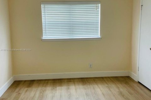 Condo in Sunrise, Florida, 1 bedroom  № 1397573 - photo 5