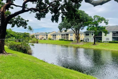 Condo in Sunrise, Florida, 1 bedroom  № 1397573 - photo 21