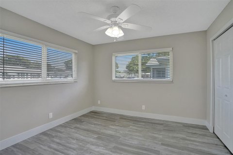 Condo in Plantation, Florida, 2 bedrooms  № 1397571 - photo 20