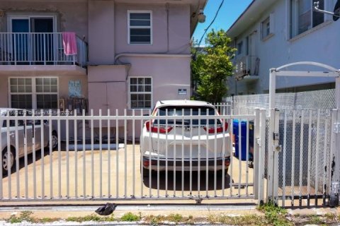 Condo in Miami Beach, Florida, 1 bedroom  № 1184123 - photo 18