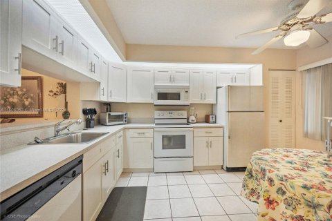 Condominio en venta en Pembroke Pines, Florida, 2 dormitorios, 112.13 m2 № 1226504 - foto 6