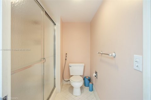 Condominio en venta en Pembroke Pines, Florida, 2 dormitorios, 112.13 m2 № 1226504 - foto 9