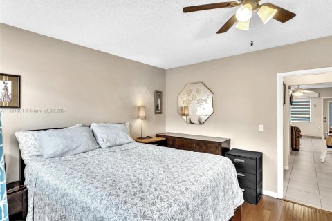 Condominio en venta en Hallandale Beach, Florida, 1 dormitorio, 58.06 m2 № 1004357 - foto 19
