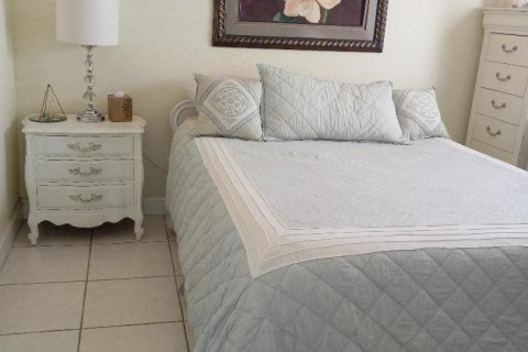 Casa en venta en West Palm Beach, Florida, 7 dormitorios, 214.33 m2 № 857761 - foto 3