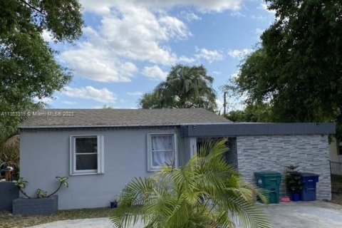 House in Miami, Florida 3 bedrooms, 93.46 sq.m. № 739417 - photo 7