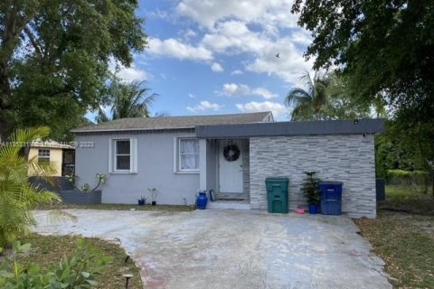 House in Miami, Florida 3 bedrooms, 93.46 sq.m. № 739417 - photo 8