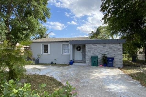 House in Miami, Florida 3 bedrooms, 93.46 sq.m. № 739417 - photo 2