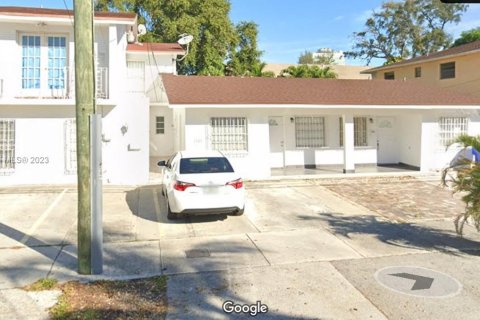 Commercial property in Miami, Florida 303.05 sq.m. № 739418 - photo 1