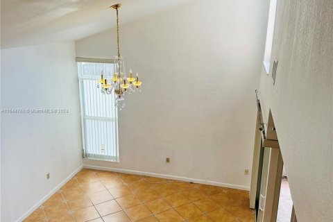 Casa en venta en Miami, Florida, 4 dormitorios, 182.27 m2 № 1328425 - foto 7