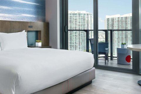Apartment in REACH BRICKELL CITY CENTER in Miami, Florida 2 bedrooms, 127 sq.m. № 21595 - photo 2