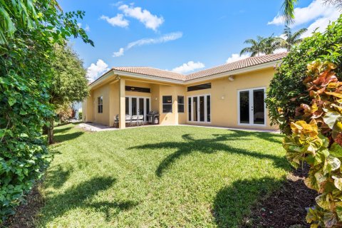 House in Plantation, Florida 5 bedrooms, 255.48 sq.m. № 730808 - photo 24