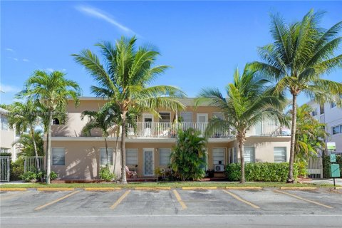 Condominio en venta en North Bay Village, Florida, 1 dormitorio, 65.96 m2 № 962142 - foto 2