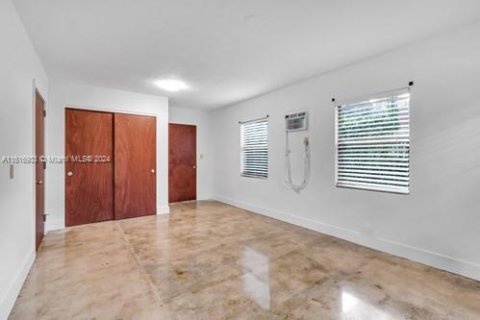 House in Fort Lauderdale, Florida 1 bedroom, 88.91 sq.m. № 1238587 - photo 22