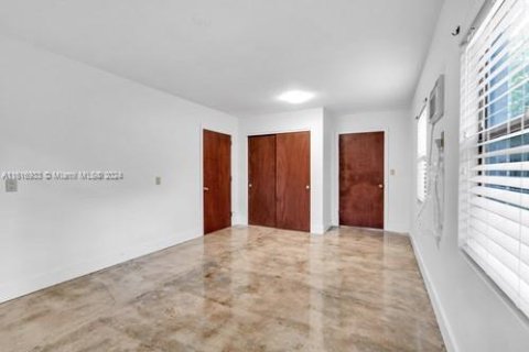 Casa en venta en Fort Lauderdale, Florida, 1 dormitorio, 88.91 m2 № 1238587 - foto 23