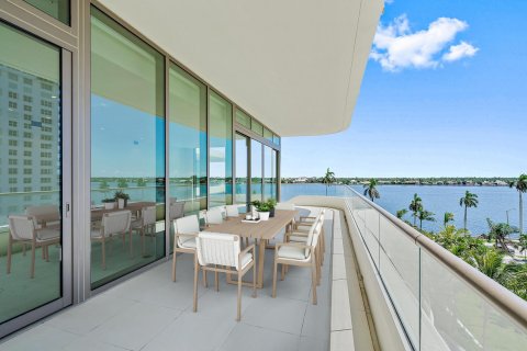 Condominio en venta en West Palm Beach, Florida, 2 dormitorios, 239.41 m2 № 752351 - foto 24