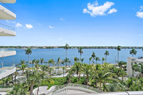 Condo in West Palm Beach, Florida, 2 bedrooms  № 752351 - photo 8