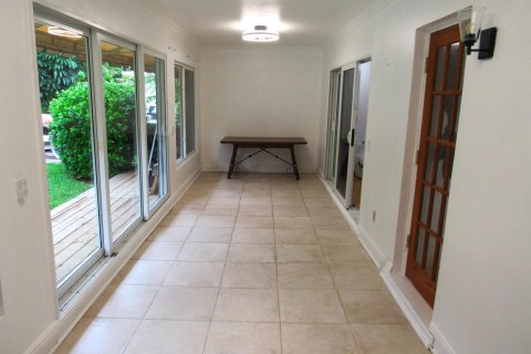 Condo in Riviera Beach, Florida, 2 bedrooms  № 1228605 - photo 5