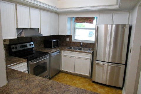 Condo in Riviera Beach, Florida, 2 bedrooms  № 1228605 - photo 16