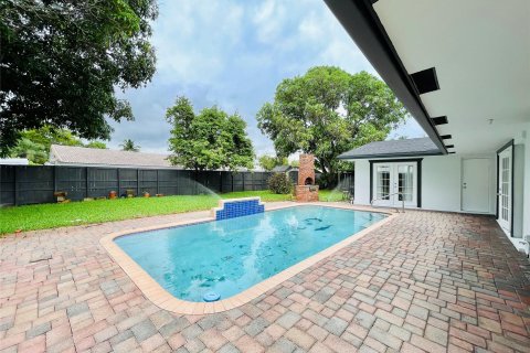 House in Fort Lauderdale, Florida 4 bedrooms, 196.95 sq.m. № 1228640 - photo 9