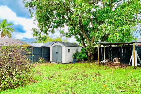 Casa en venta en Fort Lauderdale, Florida, 4 dormitorios, 196.95 m2 № 1228640 - foto 3