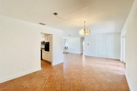 Casa en venta en Fort Lauderdale, Florida, 4 dormitorios, 196.95 m2 № 1228640 - foto 15