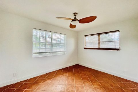 Casa en venta en Fort Lauderdale, Florida, 4 dormitorios, 196.95 m2 № 1228640 - foto 17