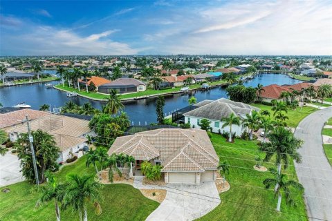 Villa ou maison à vendre à Punta Gorda, Floride: 3 chambres, 202.06 m2 № 1322979 - photo 5