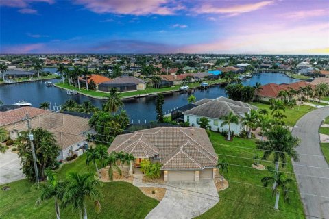 Villa ou maison à vendre à Punta Gorda, Floride: 3 chambres, 202.06 m2 № 1322979 - photo 2