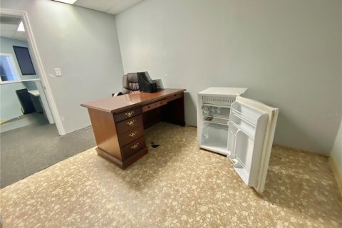 Immobilier commercial à louer à Kissimmee, Floride: 180.51 m2 № 874920 - photo 7