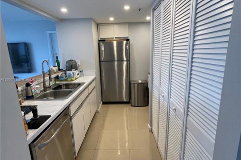 Condominio en venta en Miami, Florida, 2 dormitorios, 88.26 m2 № 1367328 - foto 13