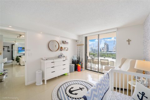 Condo in Miami, Florida, 2 bedrooms  № 1367328 - photo 26