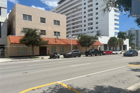 Propiedad comercial en venta en Miami, Florida № 1367324 - foto 5