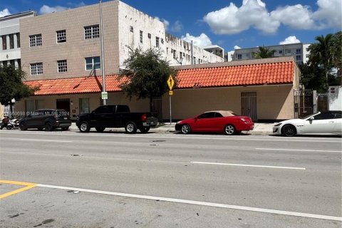 Propiedad comercial en venta en Miami, Florida № 1367324 - foto 6