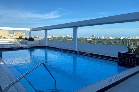 Condo in Coral Gables, Florida, 1 bedroom  № 1367218 - photo 19