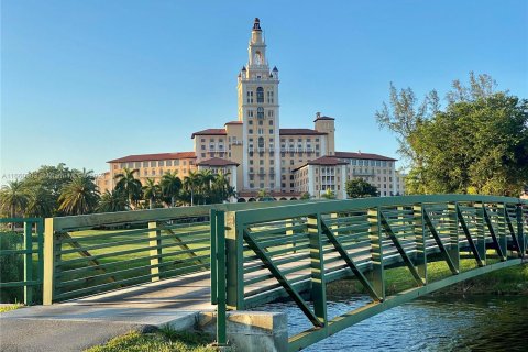 Condo in Coral Gables, Florida, 1 bedroom  № 1367218 - photo 26