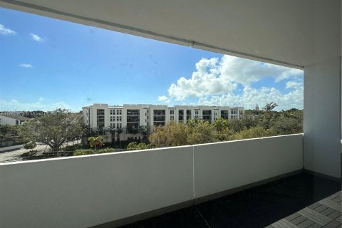 Condominio en venta en Coral Gables, Florida, 1 dormitorio, 72.46 m2 № 1367218 - foto 2