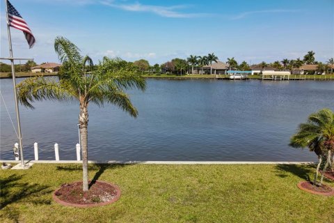 Купить земельный участок в Порт-Шарлотт, Флорида № 213847 - фото 2