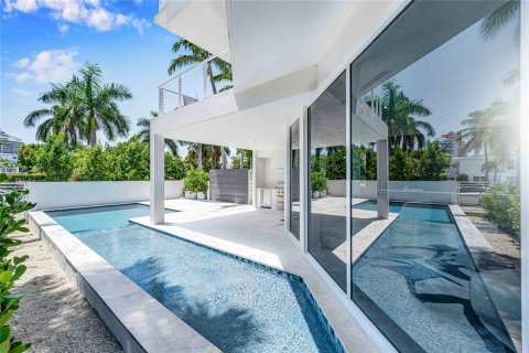 Casa en venta en Fort Lauderdale, Florida, 4 dormitorios, 386.19 m2 № 693351 - foto 3