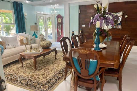 Villa ou maison à vendre à St. Lucie, Floride: 5 chambres, 488.67 m2 № 874040 - photo 16